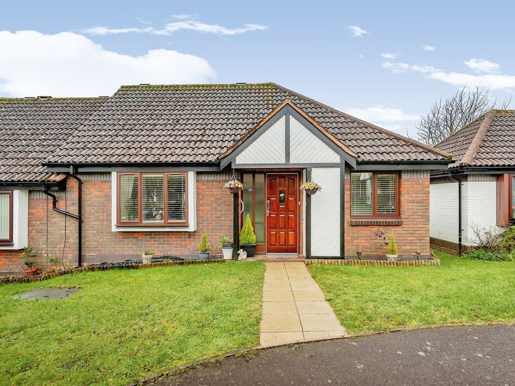 2 bed semidetached bungalow for sale in Oaklands Drive, Redhill RH1