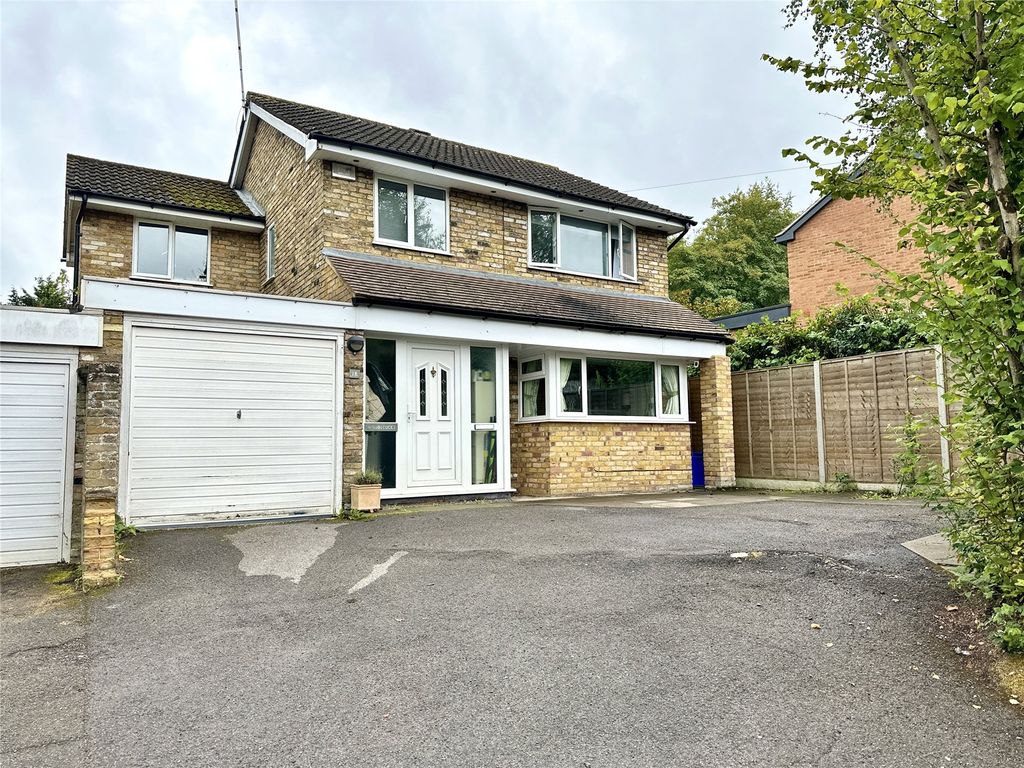 4 bed linkdetached house for sale in Mickle Hill, Sandhurst, Berkshire GU47, £525,000 Zoopla