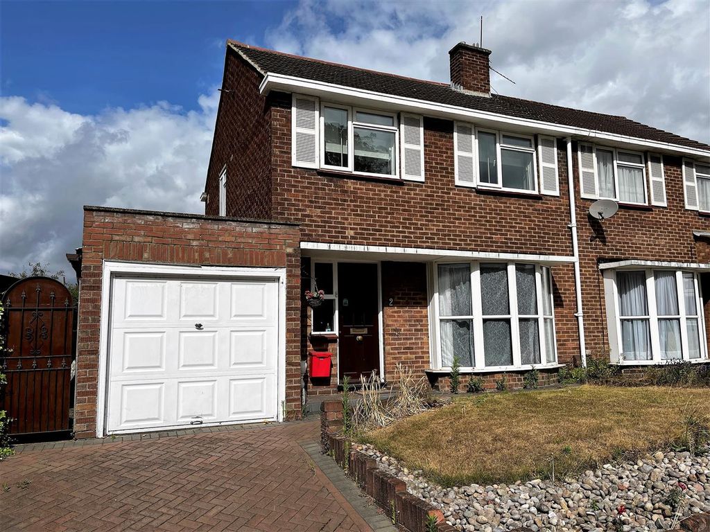 3 bed semidetached house for sale in Crane Park Road, Twickenham TW2