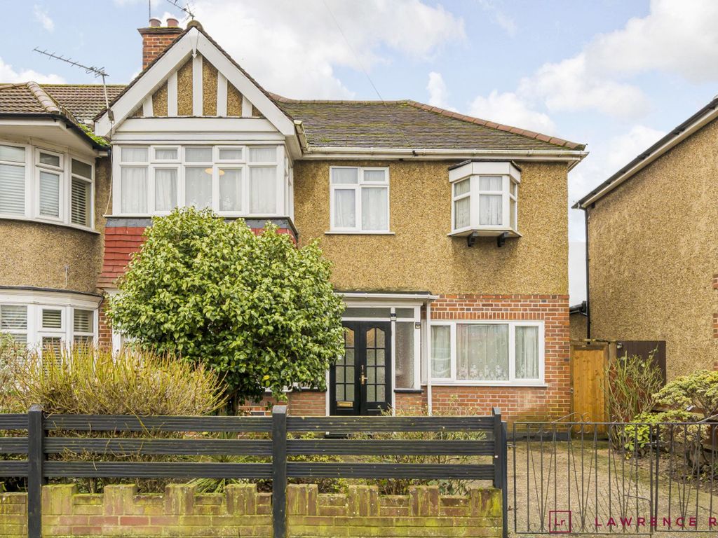 5 bed end terrace house for sale in Victoria Road, Ruislip HA4 Zoopla