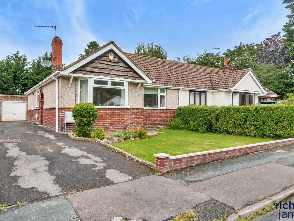 2 bed semidetached bungalow for sale in Glenwood Close, Old Town