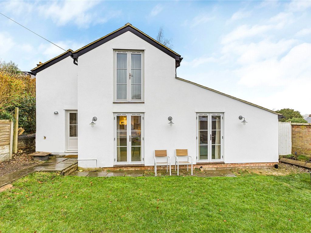 3 bed detached house for sale in Highfield Road, Berkhamsted