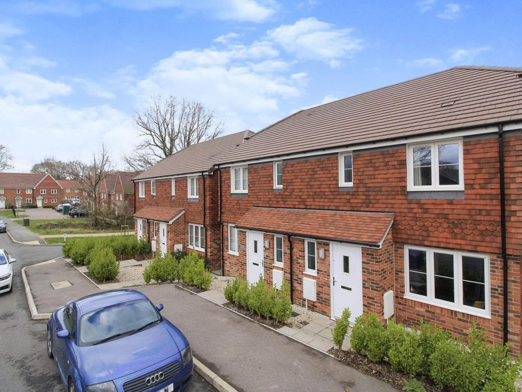 2 bed semidetached house for sale in Icarus Avenue, Burgess Hill RH15
