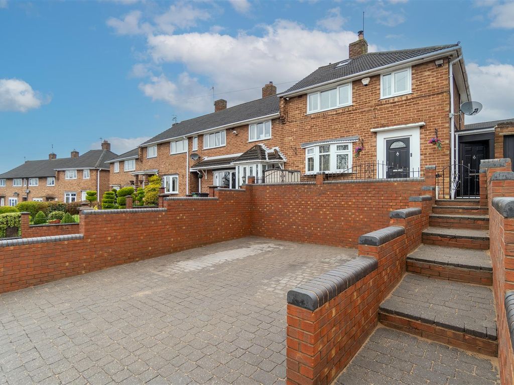 3 bed end terrace house for sale in Timbertree Crescent, Cradley Heath