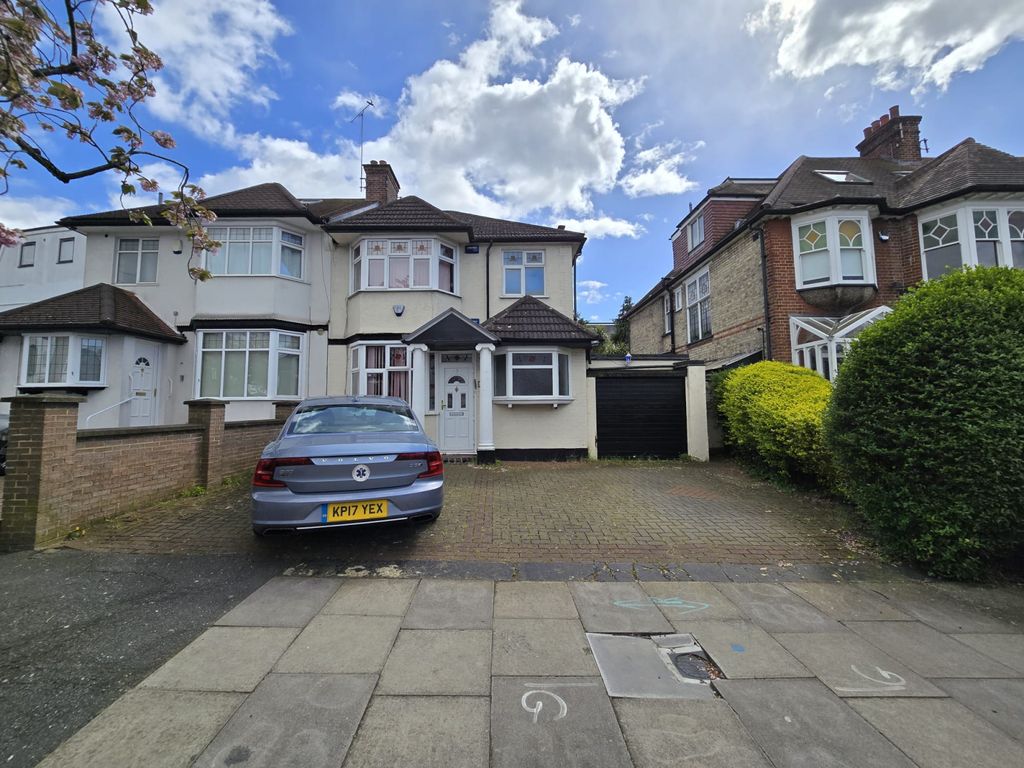 4 bed semidetached house for sale in Hurstwood Road, London NW11, £