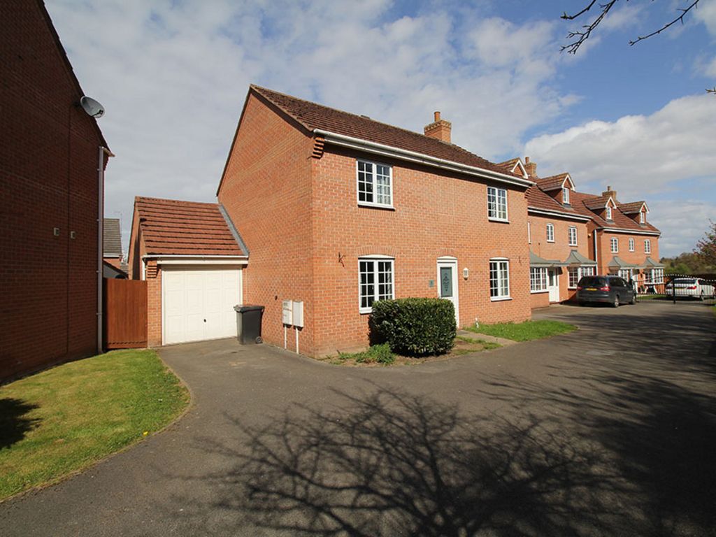 4 bed detached house for sale in Derbyshire Drive, Castle Donington