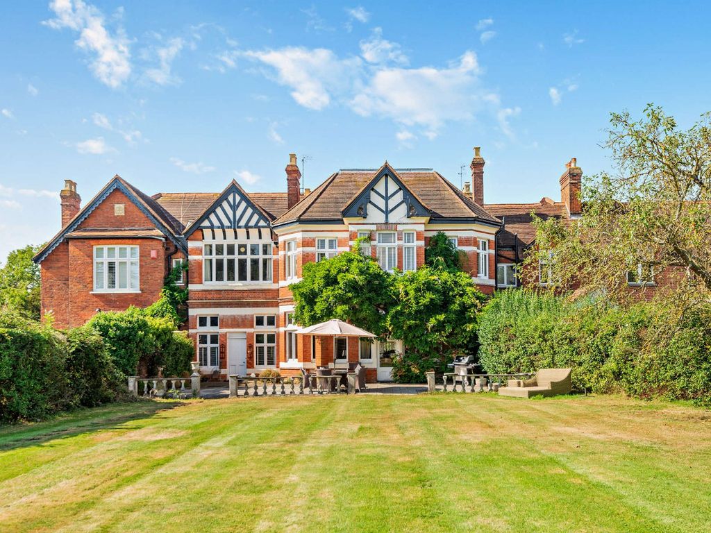 4 bed terraced house for sale in Toonagh, Winkfield Street, Winkfield