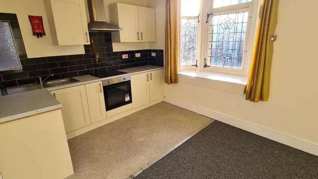 2 bed flat to rent in Dewsbury Road, Beeston, Leeds LS11 Zoopla