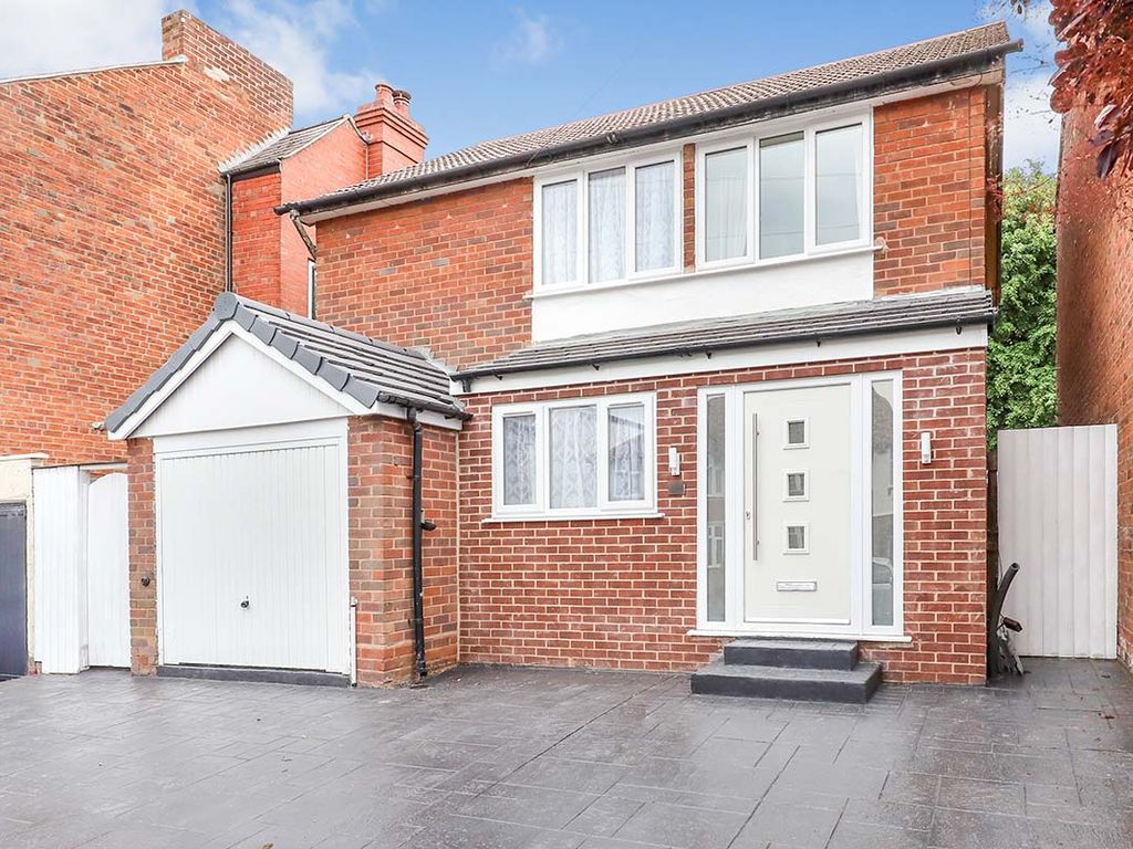 3 bed detached house for sale in Clark Road, Wolverhampton, West