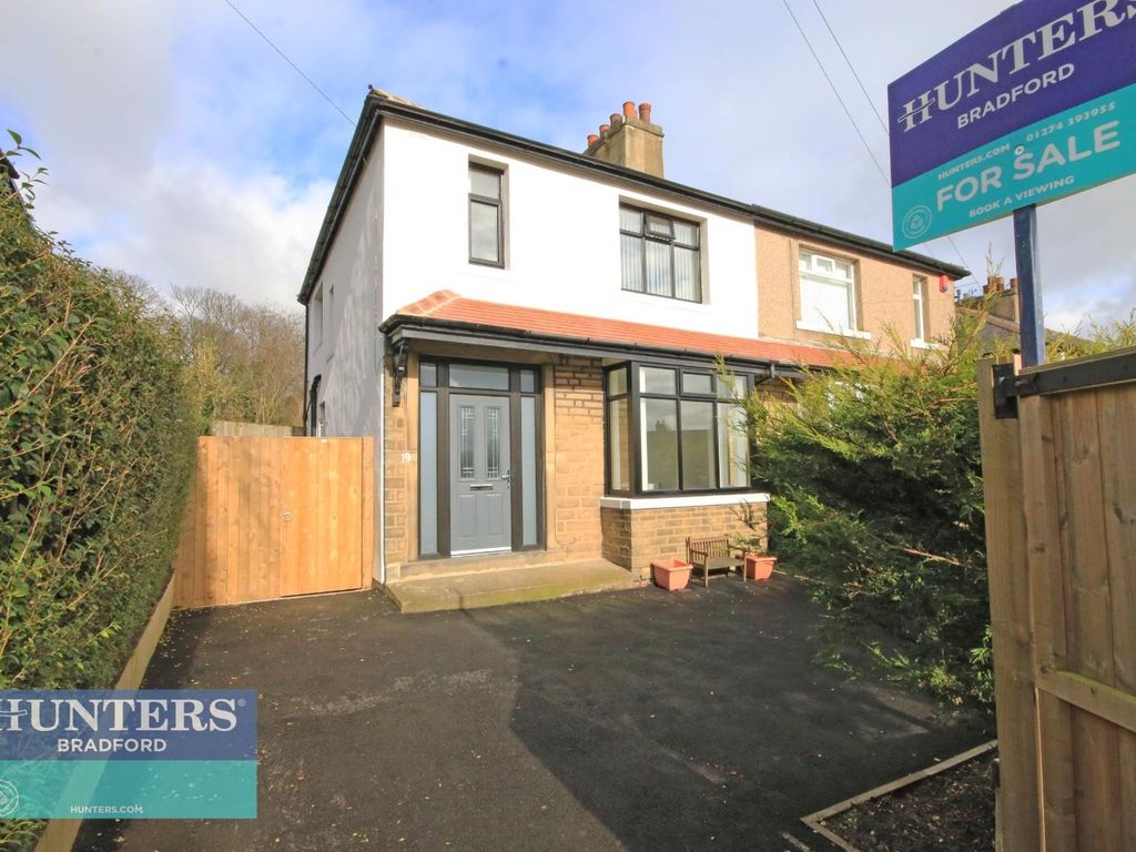 3 bed semidetached house for sale in Pullan Avenue Eccleshill
