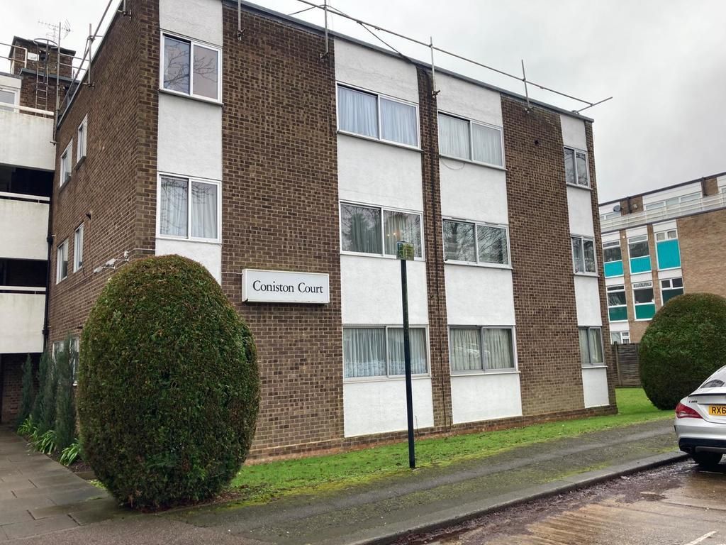 1 bed flat for sale in Coniston Court, Stonegrove, Edgware HA8, £