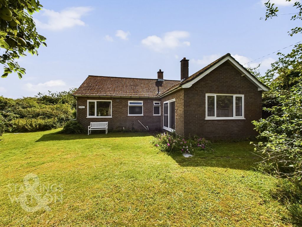3 bed detached bungalow for sale in Church Lane, Wicklewood, Wymondham NR18, £300,000 Zoopla