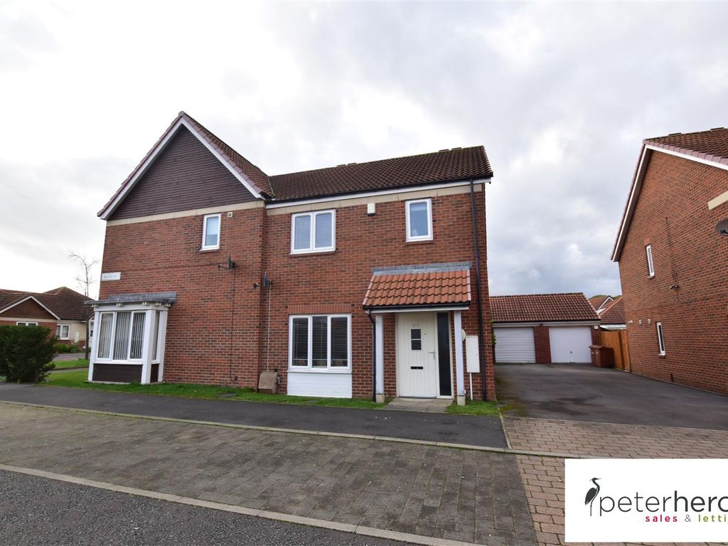 3 bed semidetached house for sale in Balmore, Beckwith Green