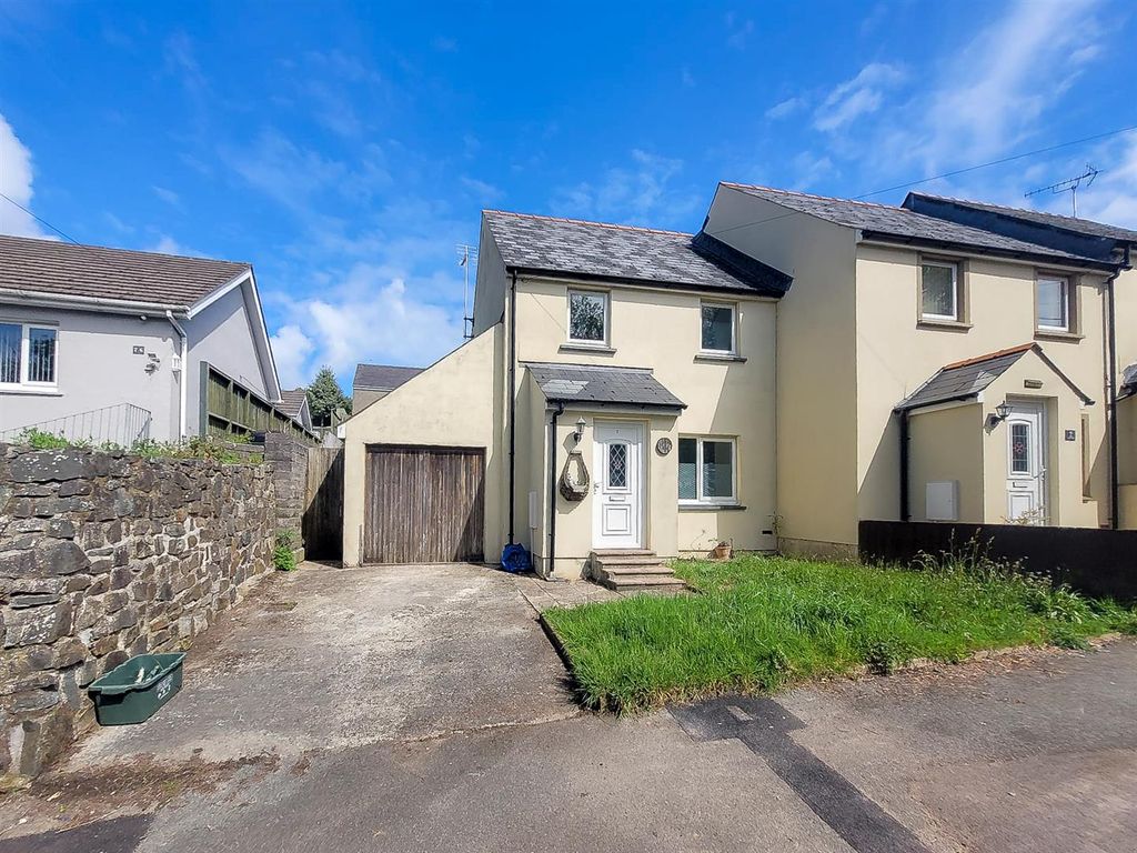 3 bed end terrace house for sale in Priory Hill, Cromwell Road