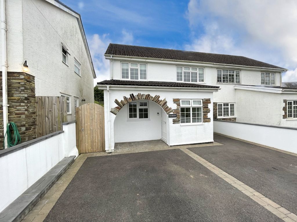 3 bed semidetached house for sale in Tanrhiw, Begelly, Kilgetty, Pembrokeshire SA68, £279,950