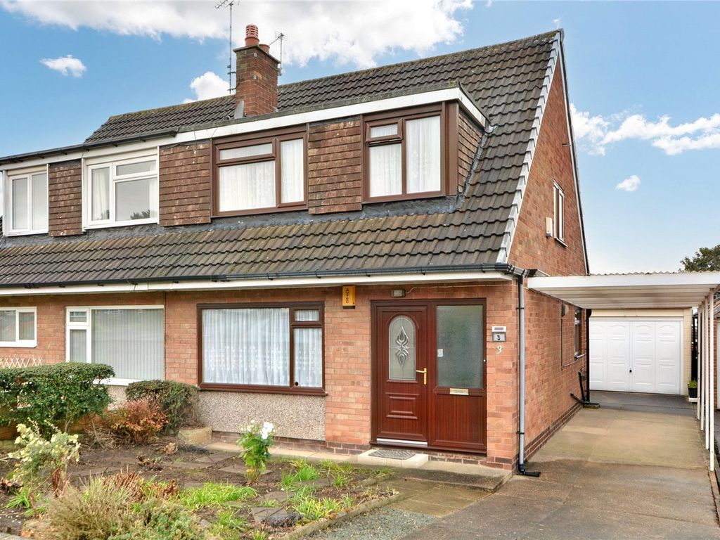 3 bed semidetached house for sale in Kirkby Avenue, Garforth, Leeds