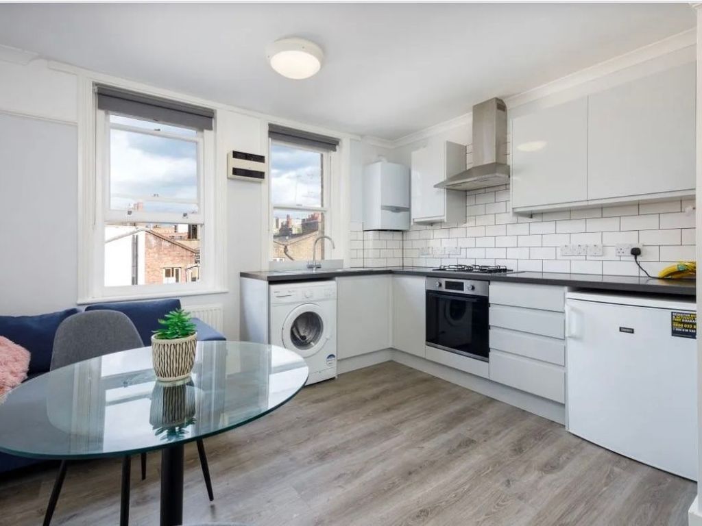 1 bed flat to rent in Cleveland Street, Fitzrovia W1T, £3,033 pcm Zoopla