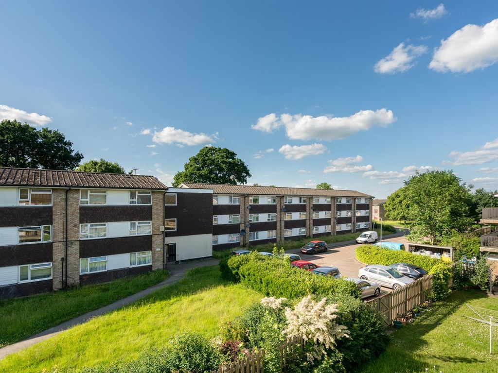 1 bed flat to rent in Waveney, Hemel Hempstead HP2, £900 pcm Zoopla