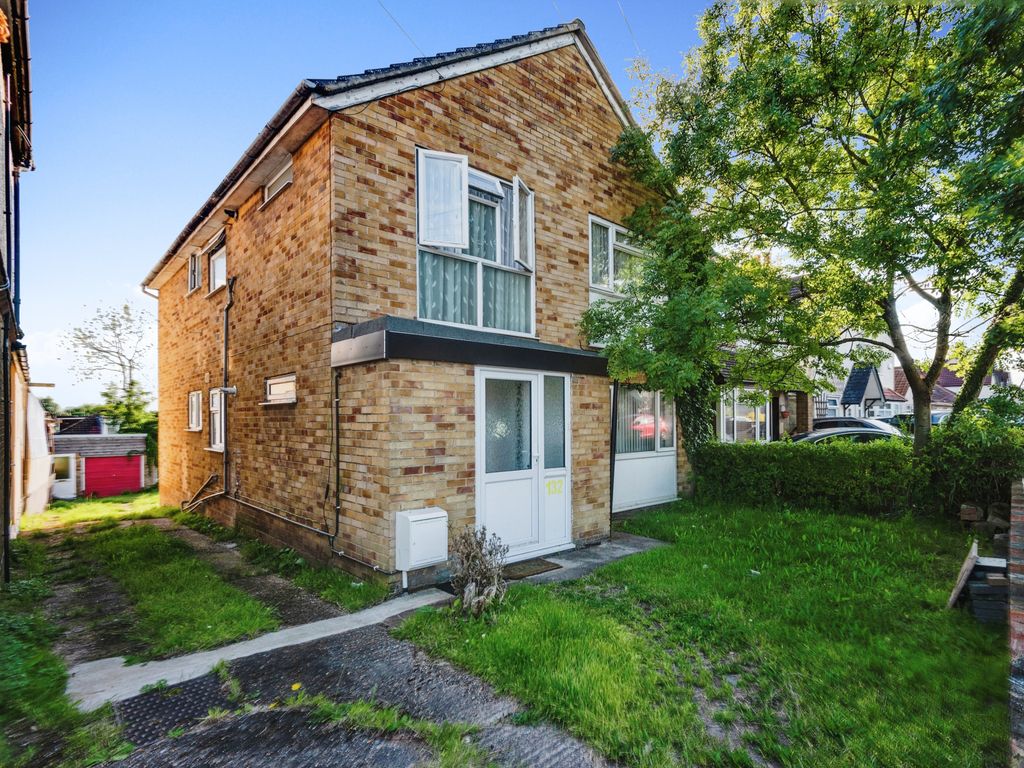 2 bed for sale in Cippenham Lane, Slough SL1, £255,000 Zoopla