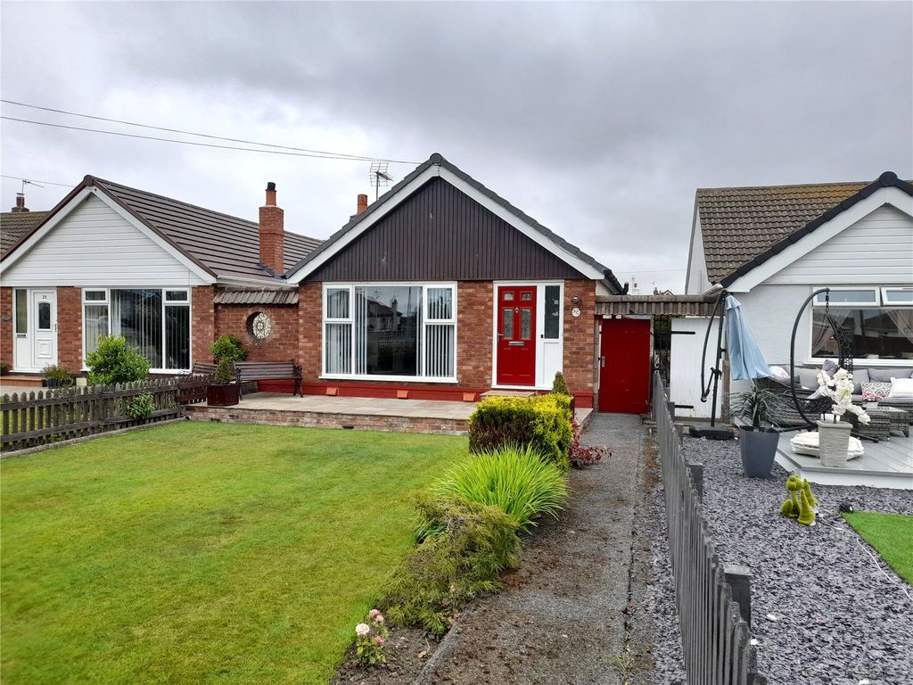 2 bed bungalow for sale in Ffordd Penrhwylfa, Prestatyn, Denbighshire