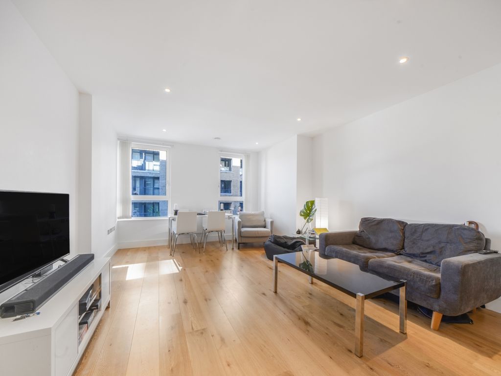 Gullivers Walk, London SE8  