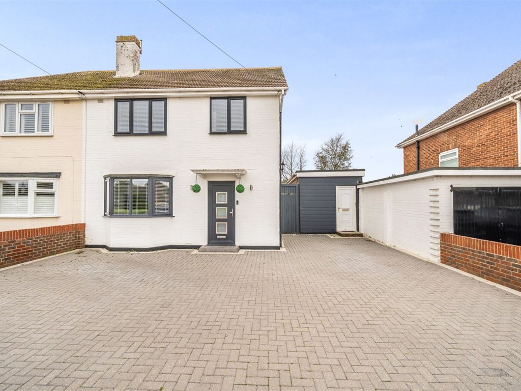 4 bed semidetached house for sale in Frobisher Road, Rose Green