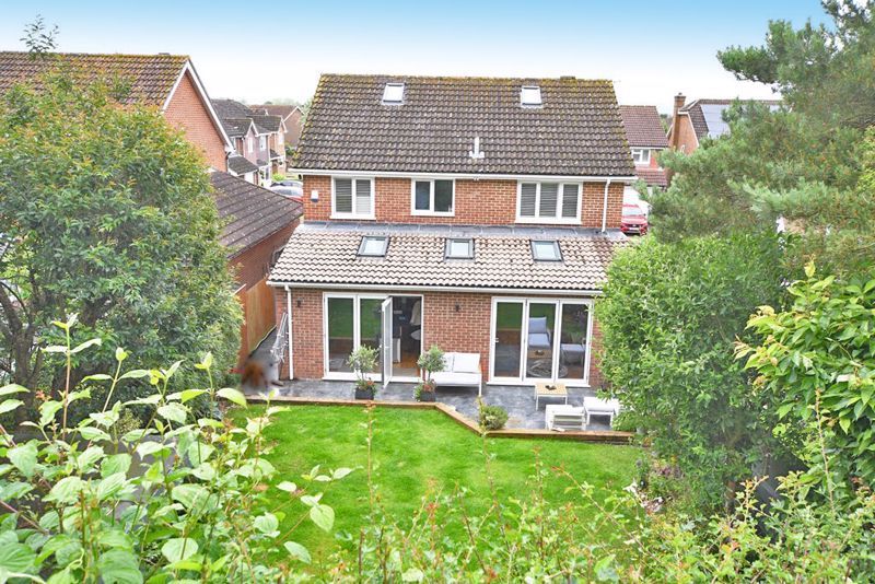 4 bed detached house for sale in Ragstone Court, Ditton, Aylesford ME20