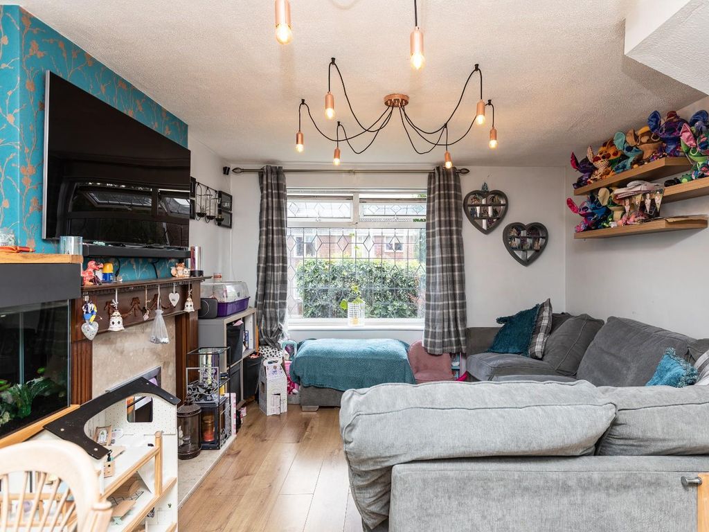 2 bed semidetached house to rent in Tennyson Avenue, Stanley