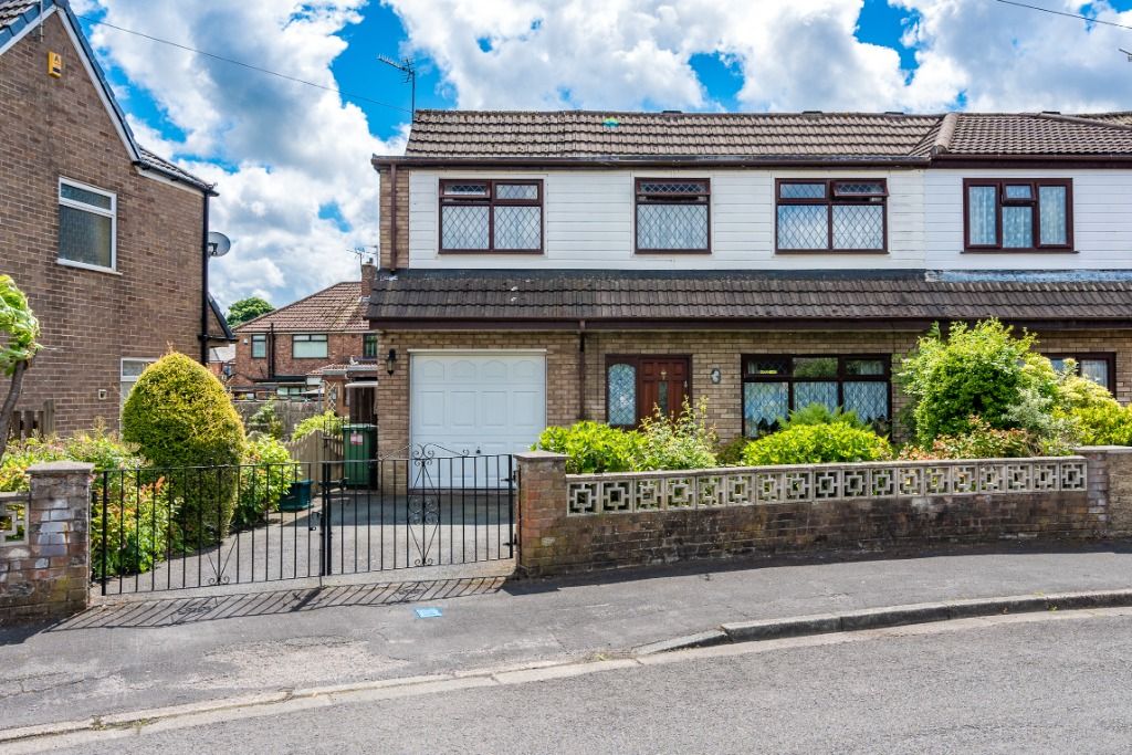 4 bed semidetached house for sale in Whitehouse Close, Haydock WA11