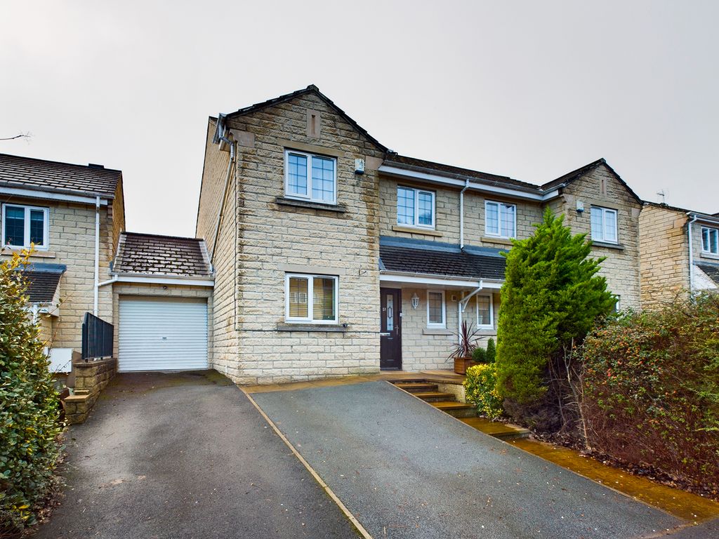 5 bed semidetached house for sale in Longwood Gate, Longwood