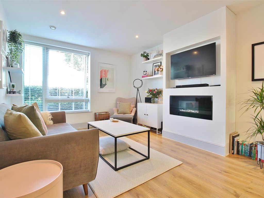 1 bed flat for sale in Union Lane, Isleworth TW7, £280,000 Zoopla