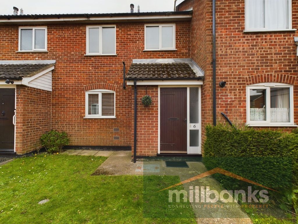 3 bed terraced house for sale in Shrub Close, Attleborough, Norfolk