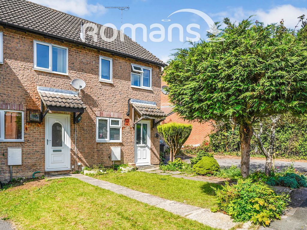 2 bed terraced house to rent in Pearce Close, Swindon SN2, £950 pcm Zoopla