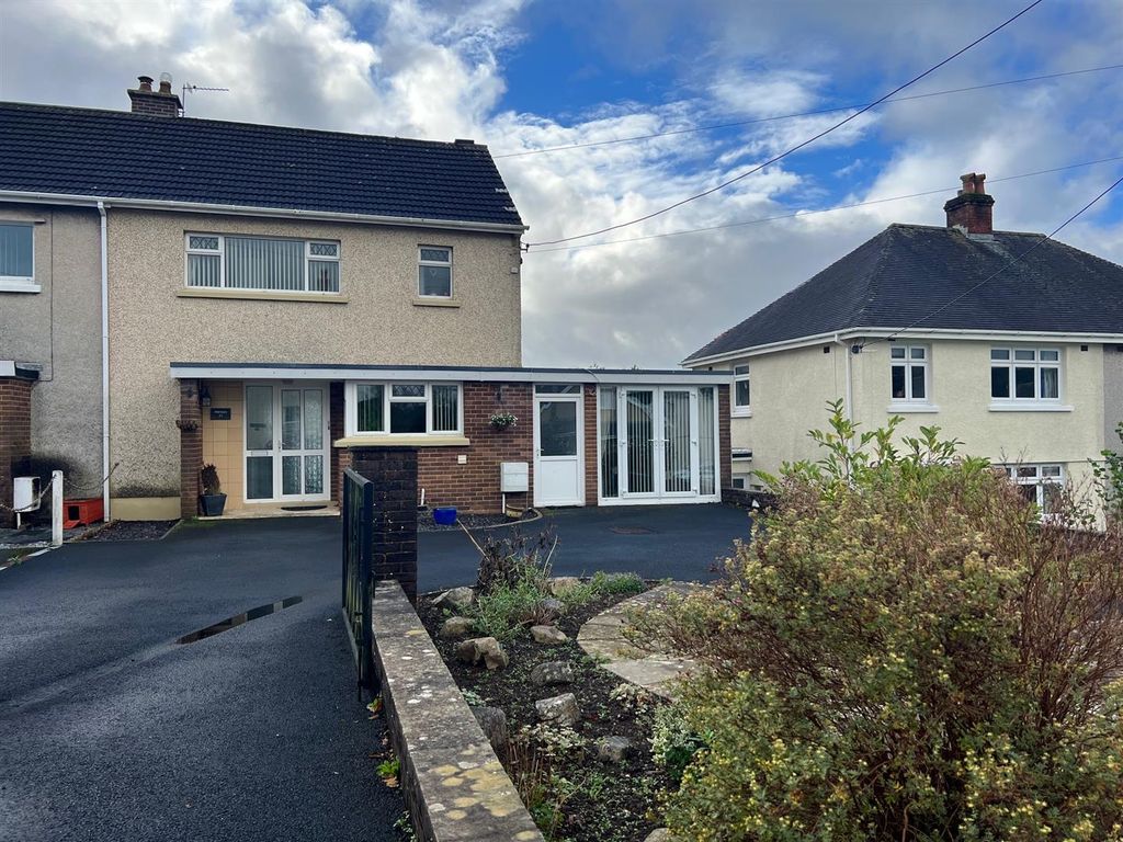 2 bed semidetached house for sale in Glynhir Road, Llandybie