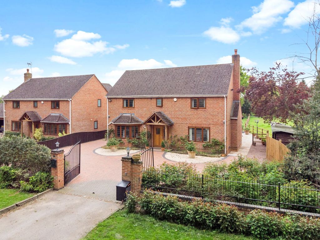 4 bed detached house for sale in Bills Lane, Shirley, Solihull B90 Zoopla