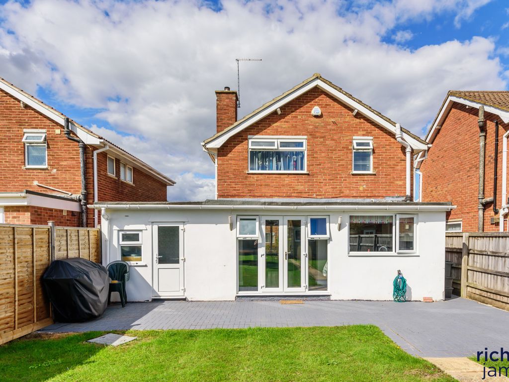 Windsor Road, Lawn, Swindon, Wiltshire SN3  