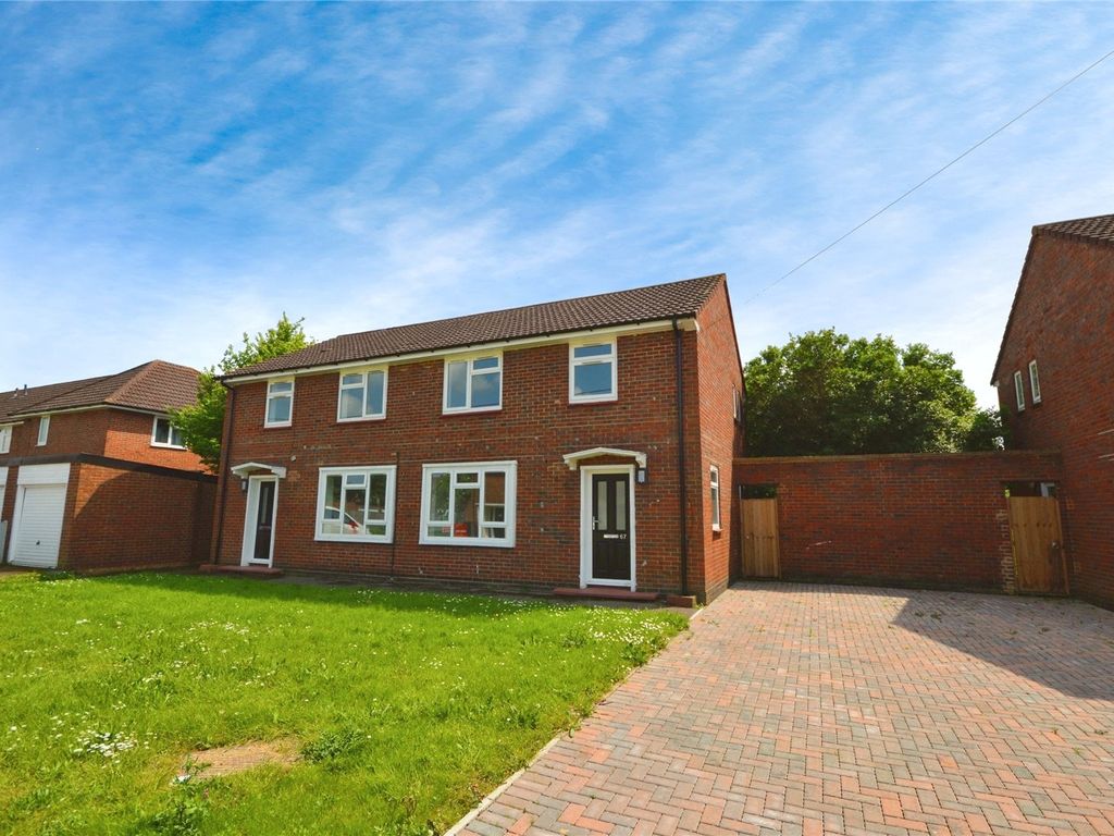 3 bed semidetached house for sale in Beavers Crescent, Hounslow TW4, £