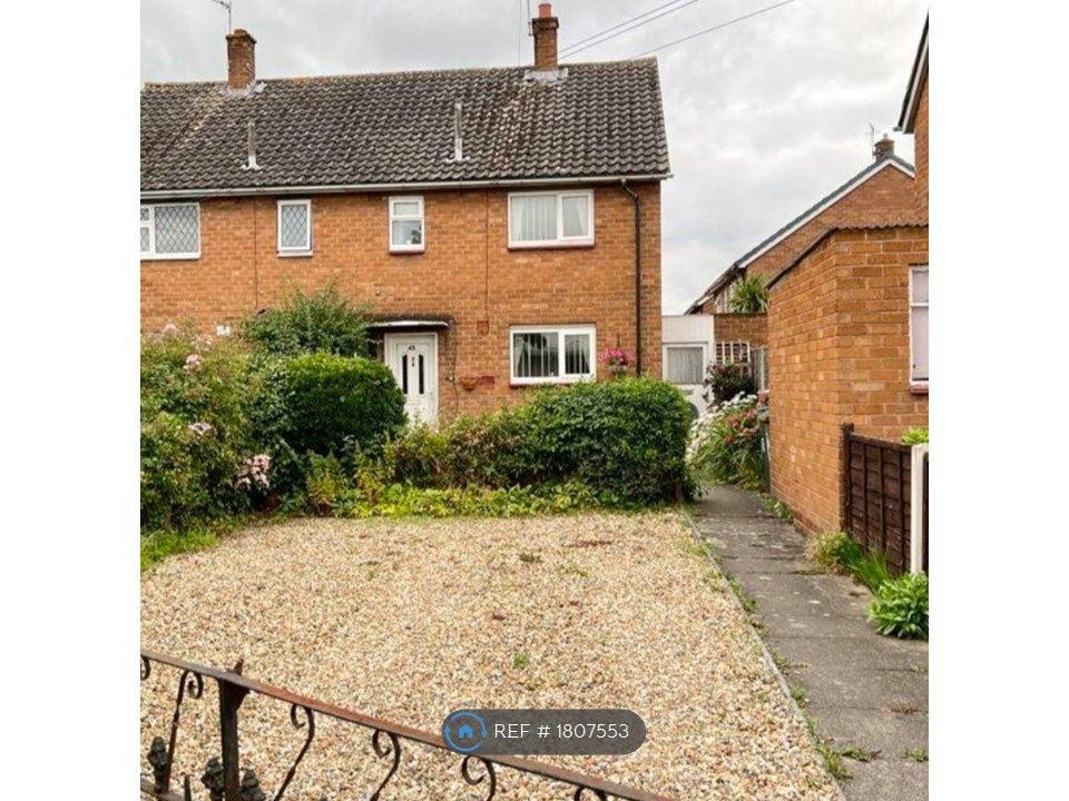 3 bed semidetached house to rent in Lancaster Road, Shrewsbury SY1, £