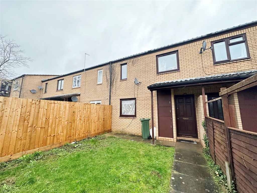 2 bed terraced house to rent in South Eighth Street, Milton Keynes MK9