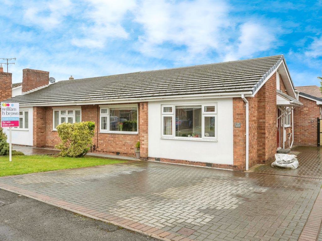 3 bed semidetached bungalow for sale in Cotswold Drive, Sprotbrough