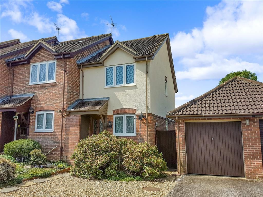 2 bed end terrace house for sale in Oswald Close, Fetcham, Surrey KT22