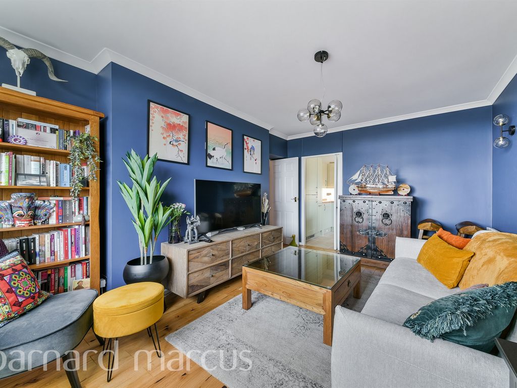 2 bed flat for sale in Strathdon Drive, London SW17, £400,000 Zoopla