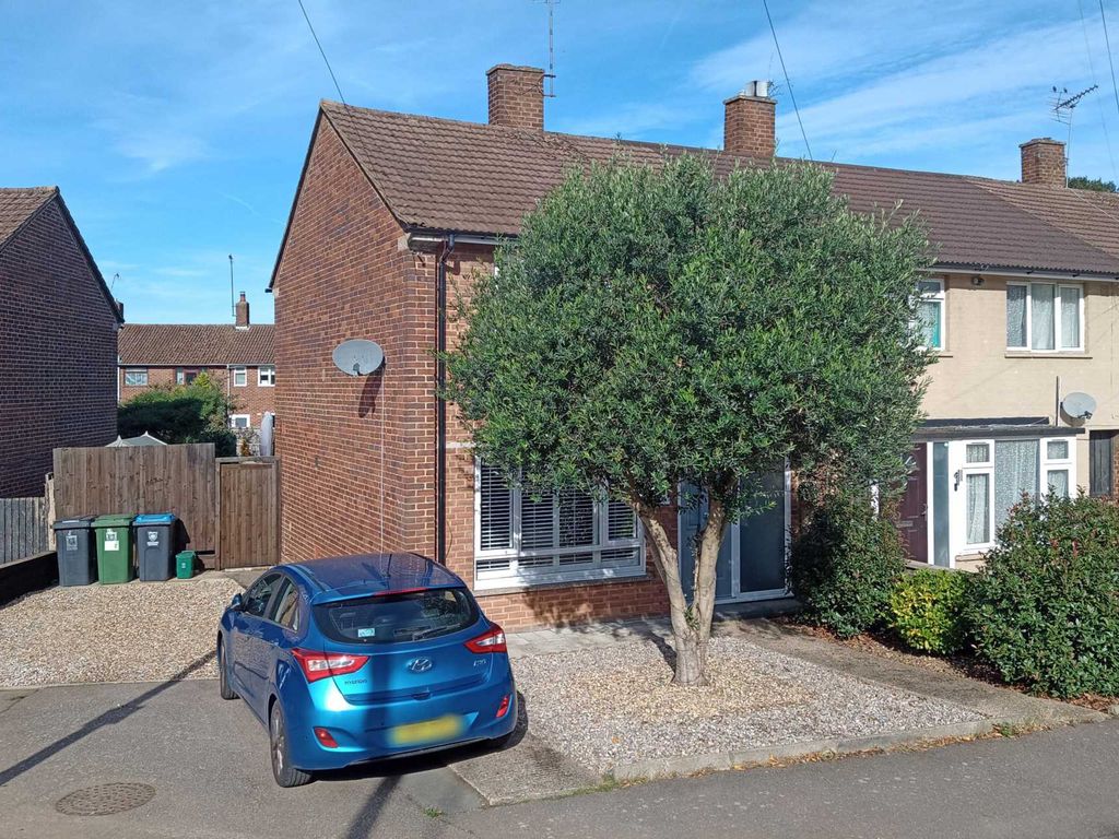 2 bed end terrace house for sale in Keiths Road, Hemel Hempstead HP3, £