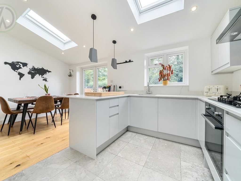 2 bed for sale in Runnymede, Colliers Wood, London SW19, £