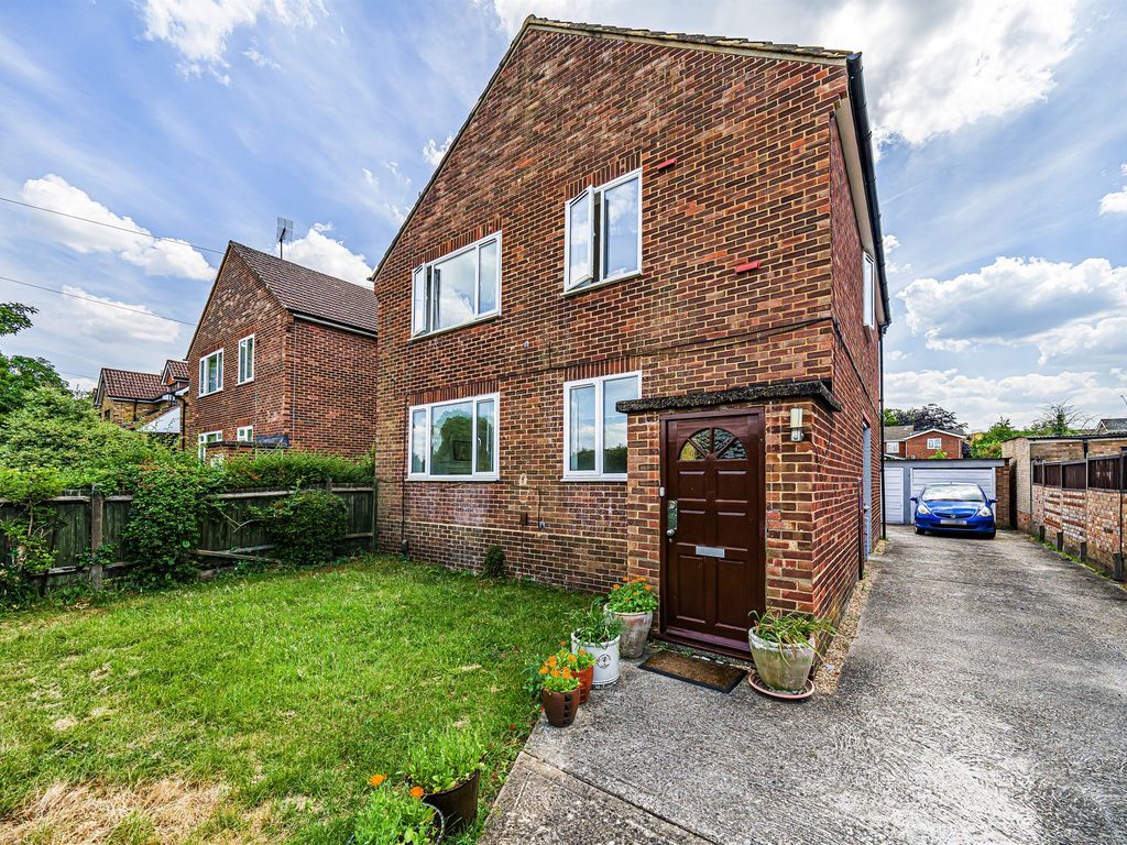 2 bed for sale in Ray Mill Road West, Maidenhead SL6 Zoopla