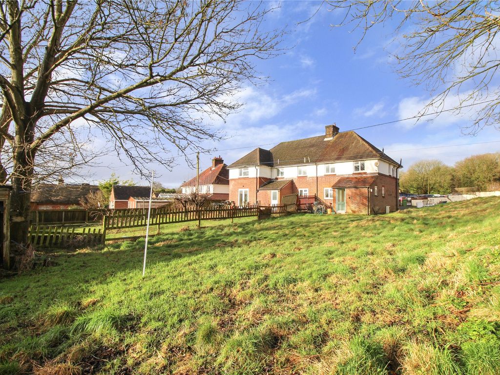 3 bed semidetached house for sale in Honey Hill, Lambourn, Hungerford