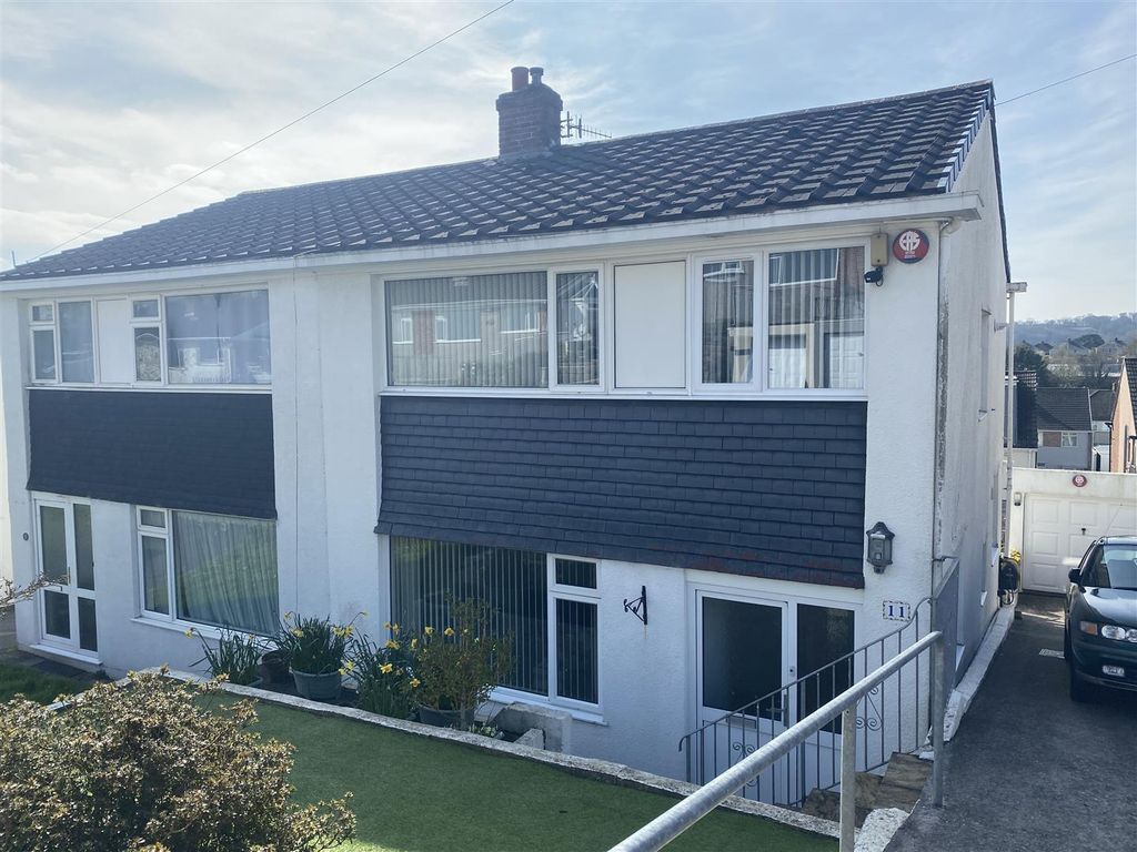 3 bed semidetached house for sale in Meadow Way, Plympton, Plymouth