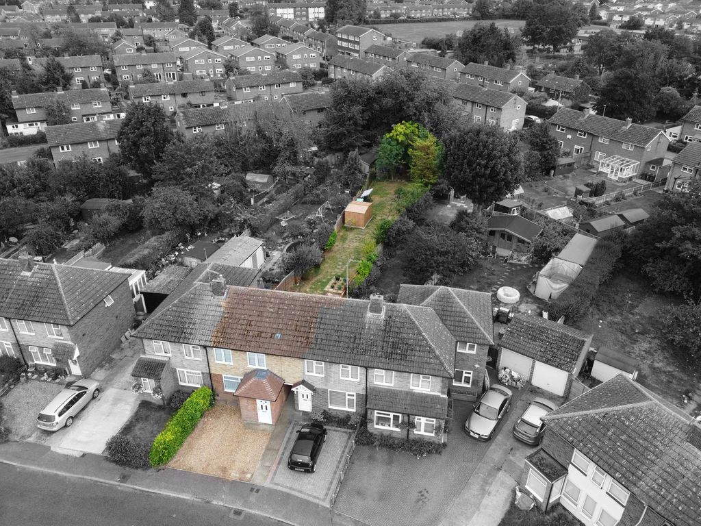 3 bed terraced house for sale in Elm Walk, Royston SG8 Zoopla