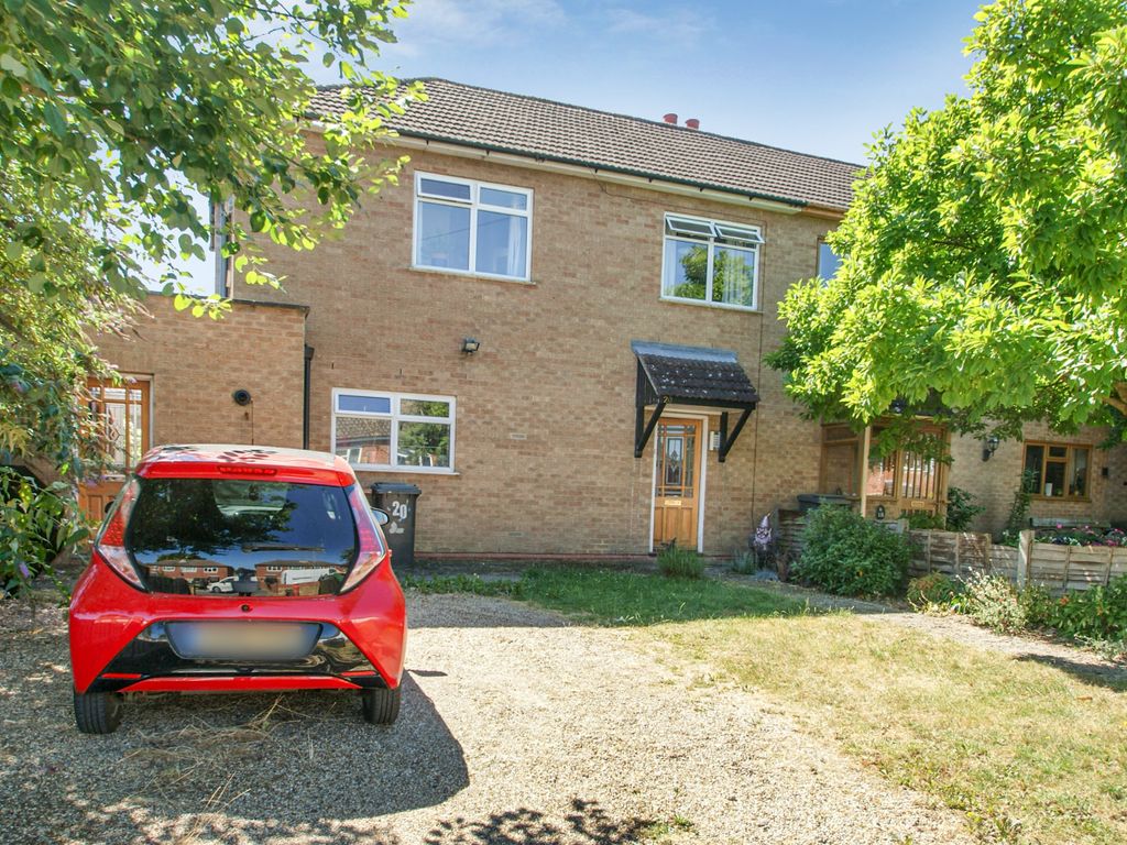 3 bed semidetached house for sale in Queens Crescent,