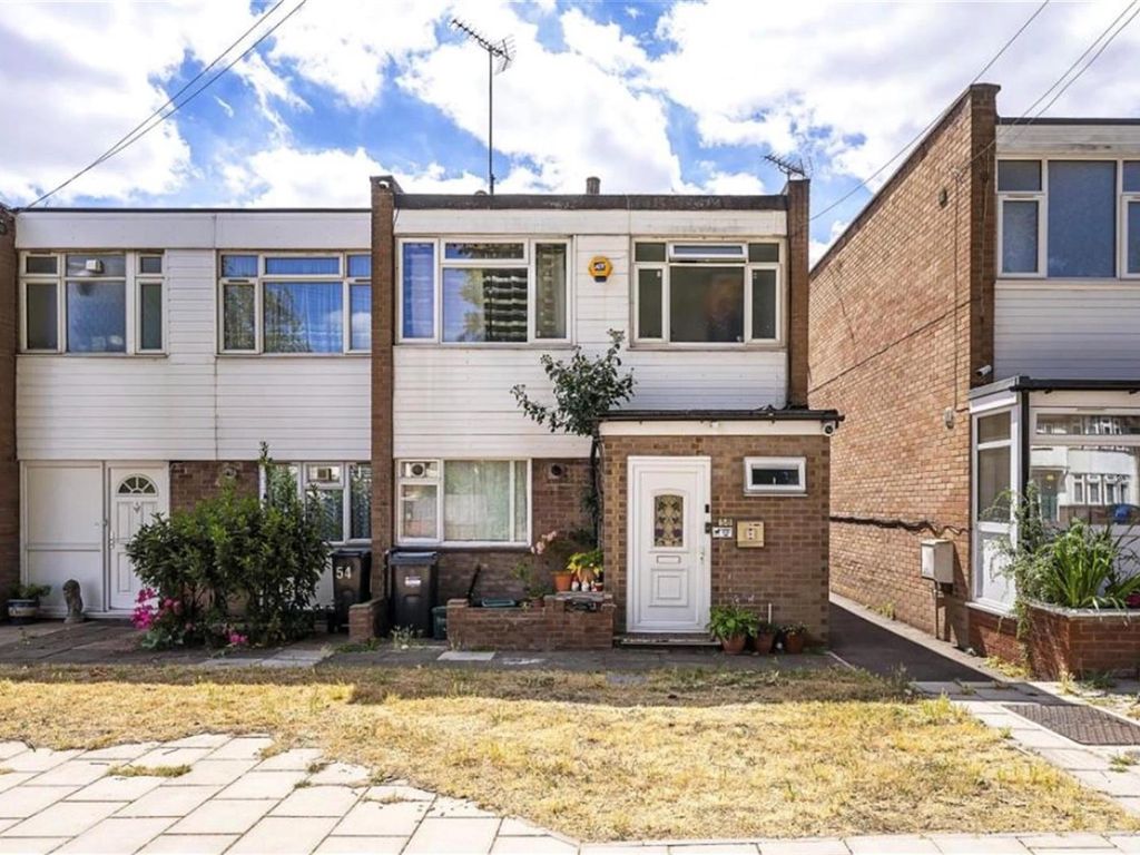 3 bed end terrace house for sale in Boston Manor Road, Brentford TW8